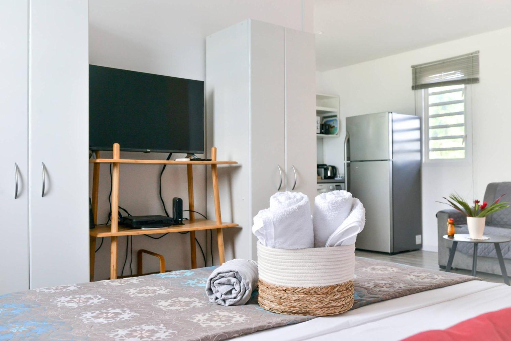 Les jardins de CHANTILLY -Bungalows avec jardins et piscines privées Baie-Mahault Chambre photo