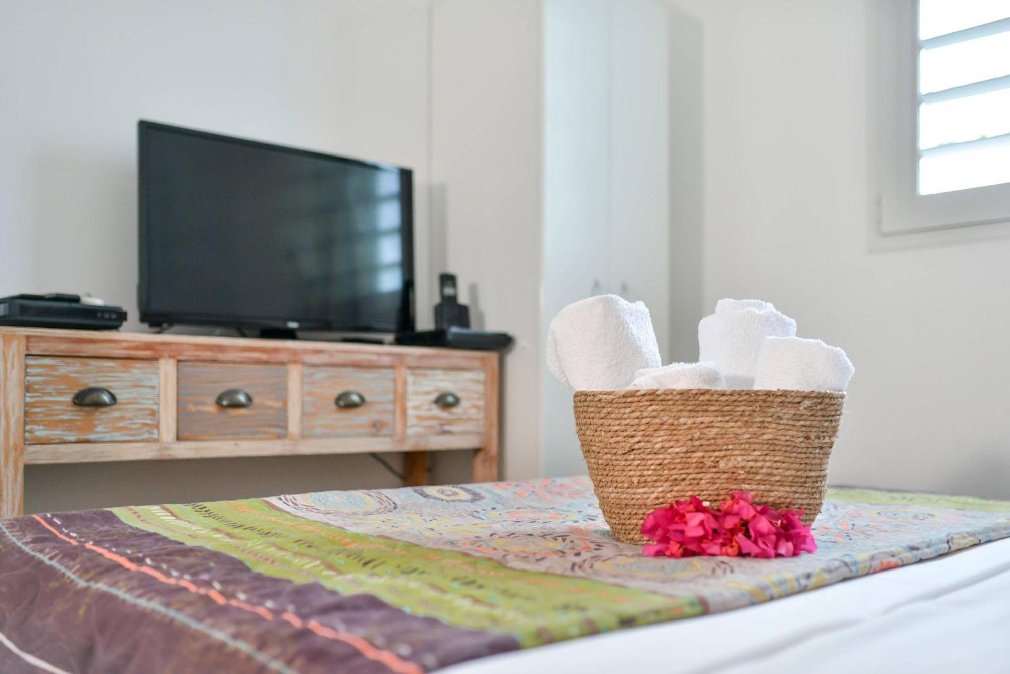 Les jardins de CHANTILLY -Bungalows avec jardins et piscines privées Baie-Mahault Chambre photo