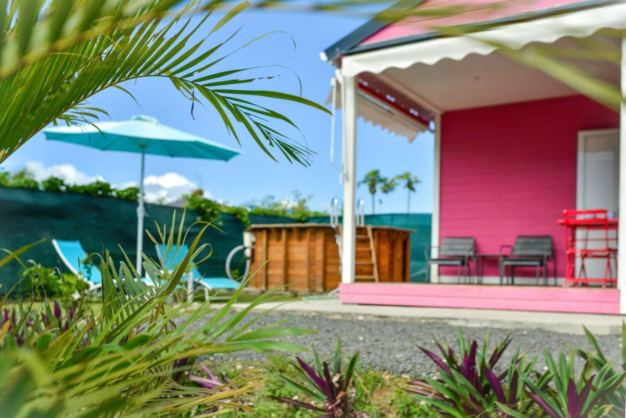 Les jardins de CHANTILLY -Bungalows avec jardins et piscines privées Baie-Mahault Chambre photo